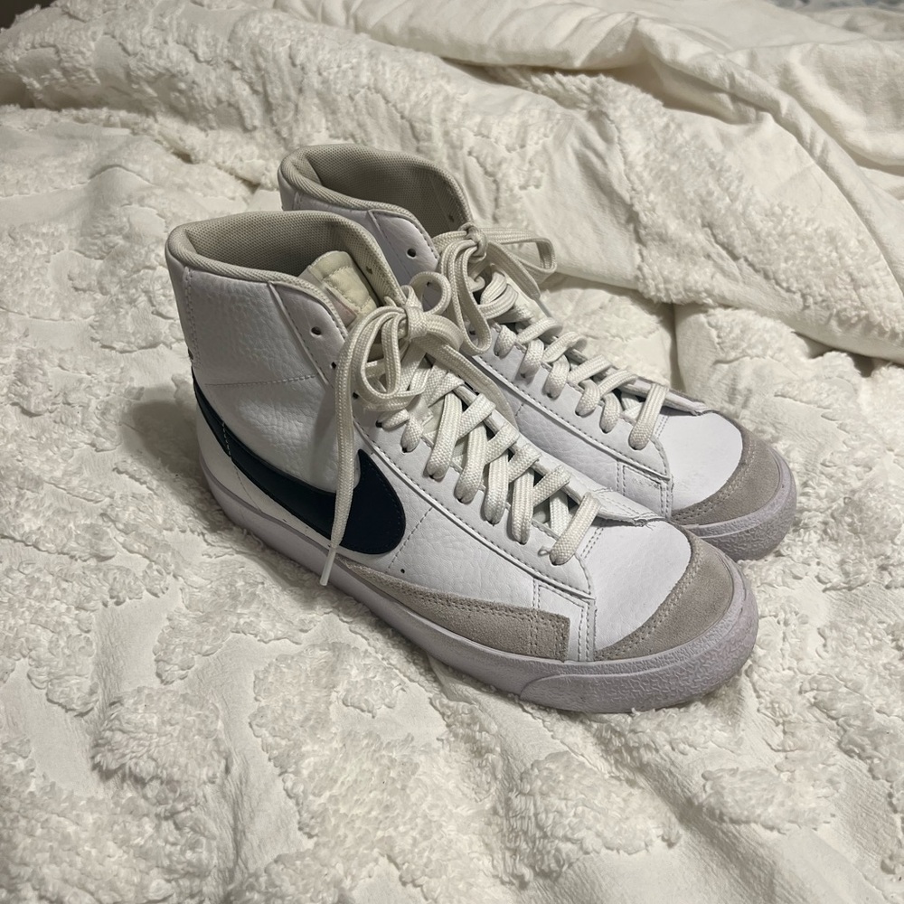 Nike Blazers size 8 women’s